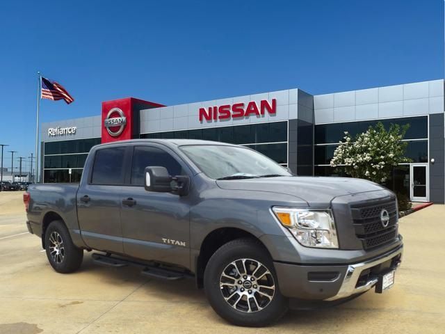 2024 Nissan Titan SV