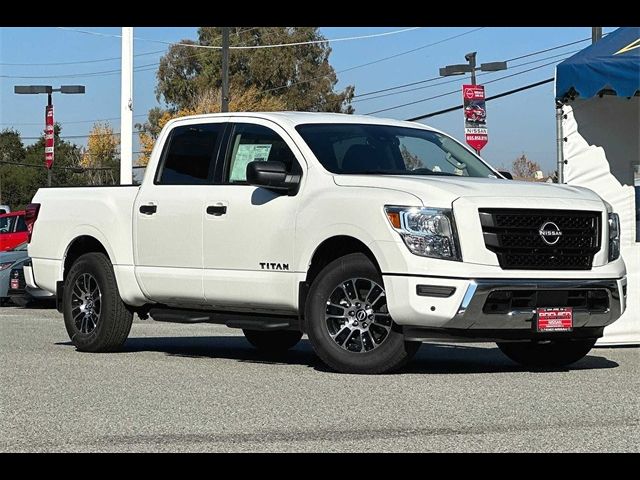 2024 Nissan Titan SV