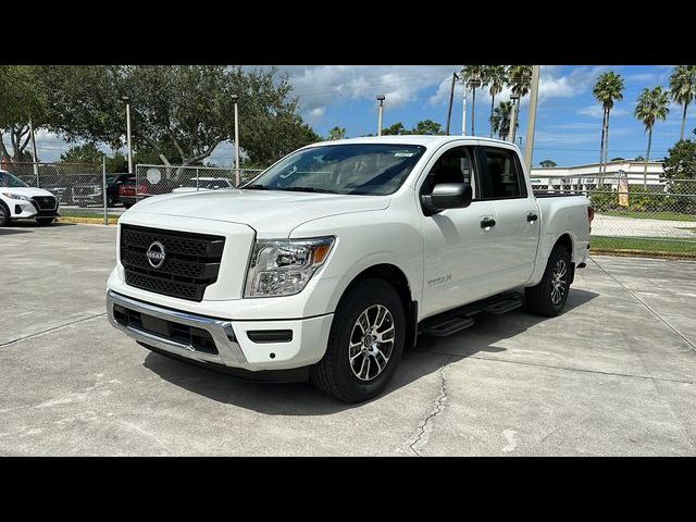 2024 Nissan Titan SV