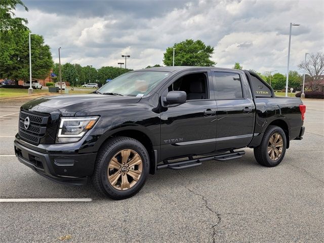 2024 Nissan Titan SV