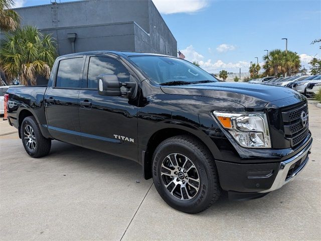 2024 Nissan Titan SV