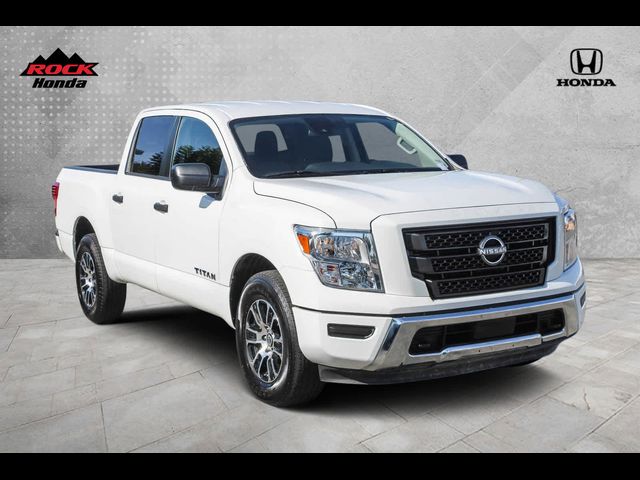 2024 Nissan Titan SV