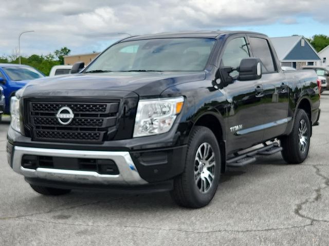 2024 Nissan Titan SV