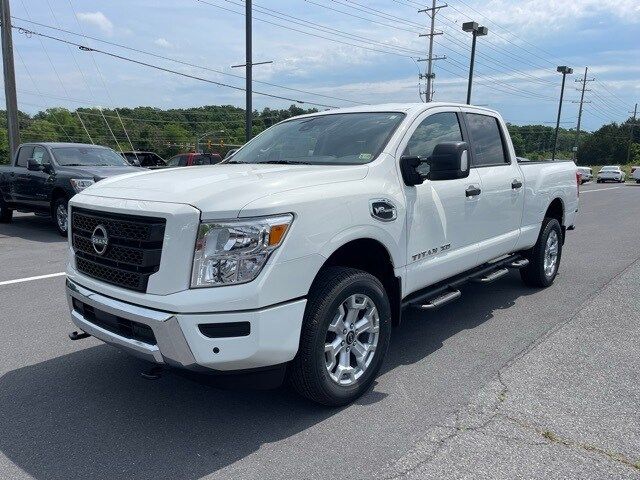 2024 Nissan Titan XD SV