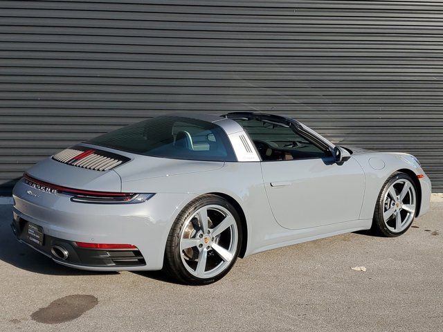 2024 Porsche 911 4