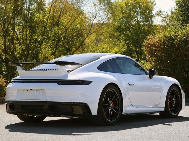 2024 Porsche 911 Carrera 4 GTS