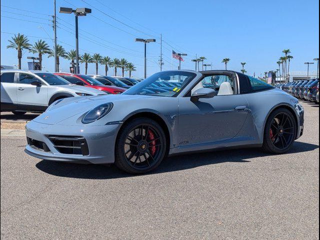 2024 Porsche 911 4 GTS