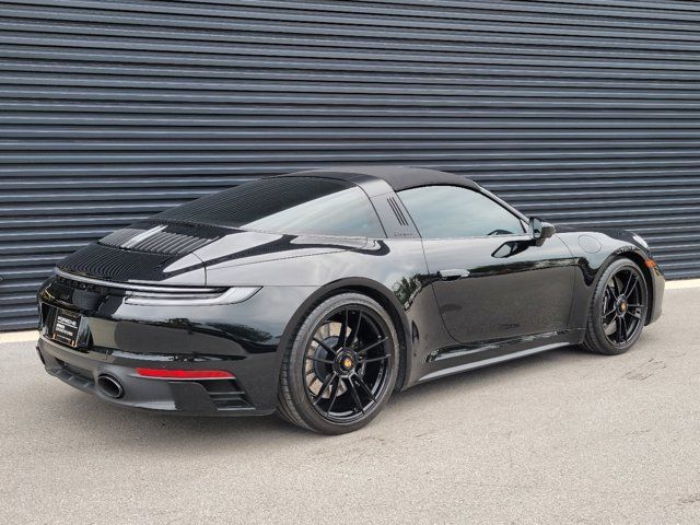 2024 Porsche 911 4 GTS