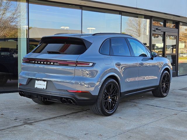 2024 Porsche Cayenne Base