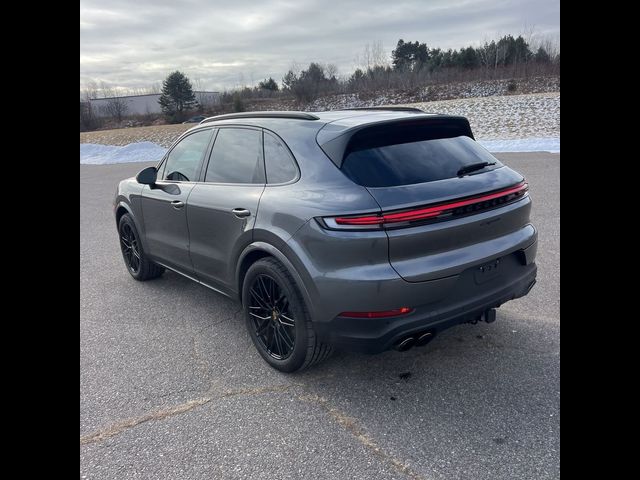 2024 Porsche Cayenne Base