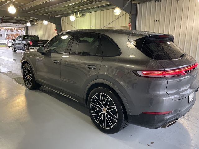 2024 Porsche Cayenne Base