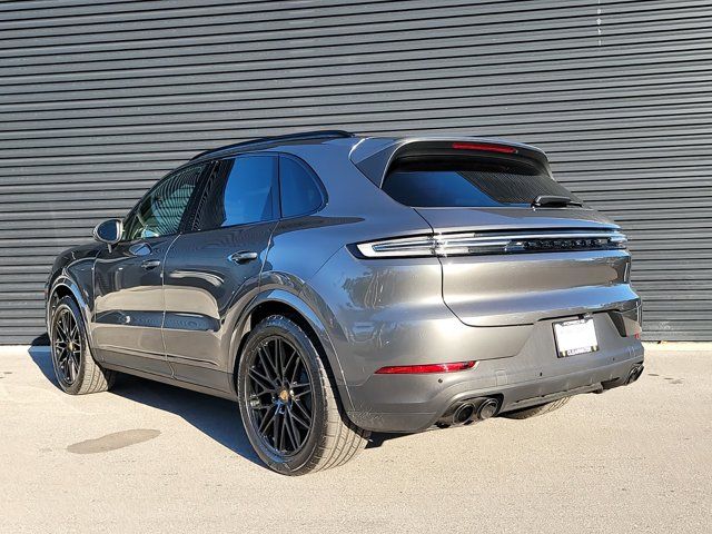 2024 Porsche Cayenne Base