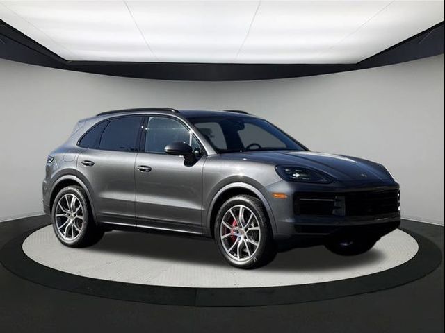 2024 Porsche Cayenne S