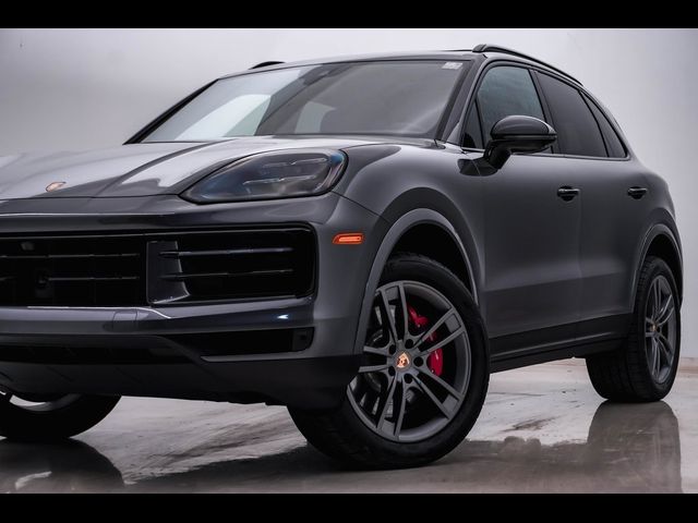 2024 Porsche Cayenne S