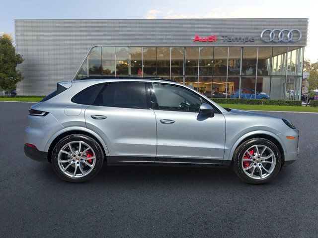 2024 Porsche Cayenne S