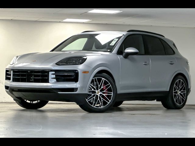 2024 Porsche Cayenne S