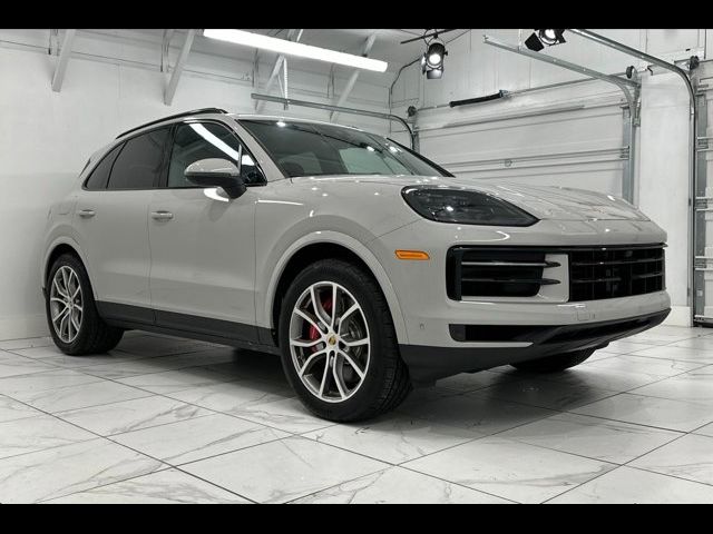 2024 Porsche Cayenne S