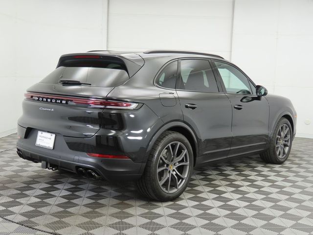 2024 Porsche Cayenne S