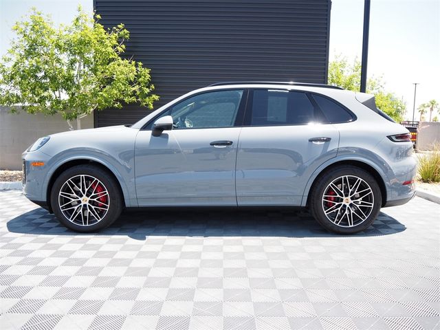 2024 Porsche Cayenne S