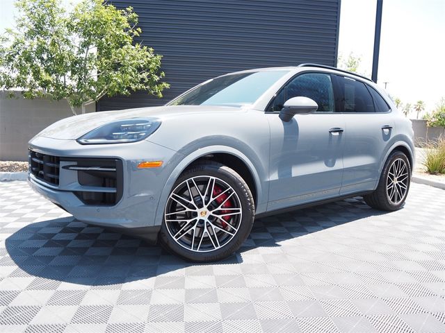 2024 Porsche Cayenne S