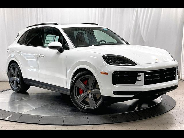 2024 Porsche Cayenne S