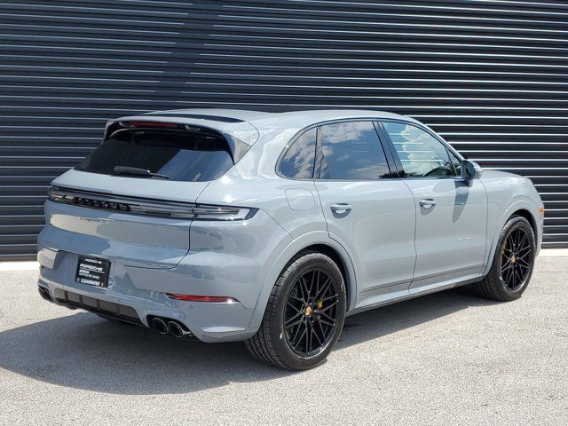 2024 Porsche Cayenne S