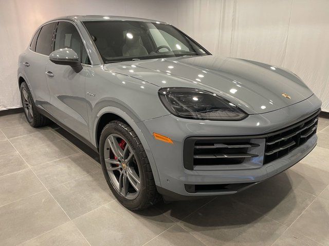 2024 Porsche Cayenne E-Hybrid S