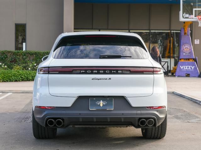 2024 Porsche Cayenne S