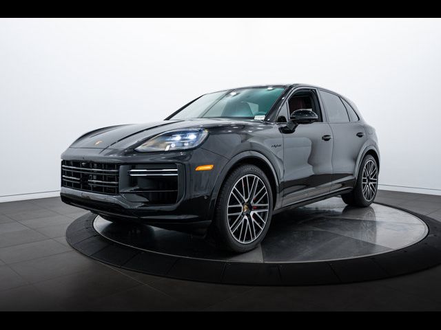 2024 Porsche Cayenne Turbo E-Hybrid