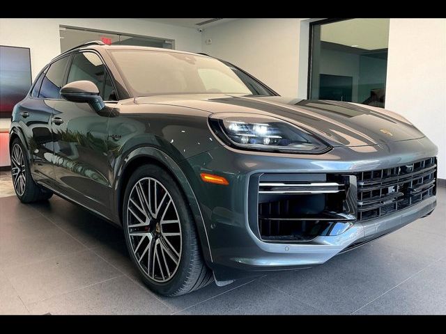 2024 Porsche Cayenne Turbo E-Hybrid