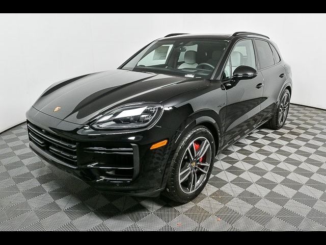 2024 Porsche Cayenne Turbo E-Hybrid