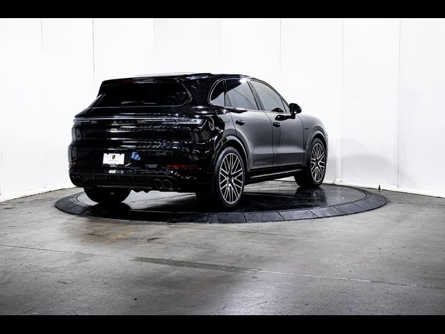 2024 Porsche Cayenne Turbo E-Hybrid