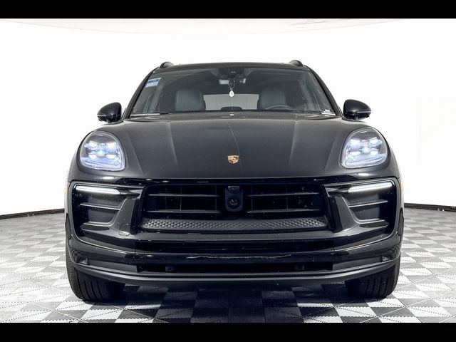 2024 Porsche Macan 