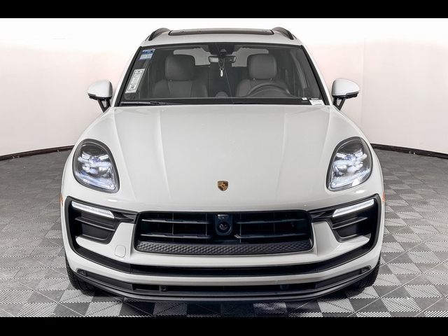 2024 Porsche Macan 