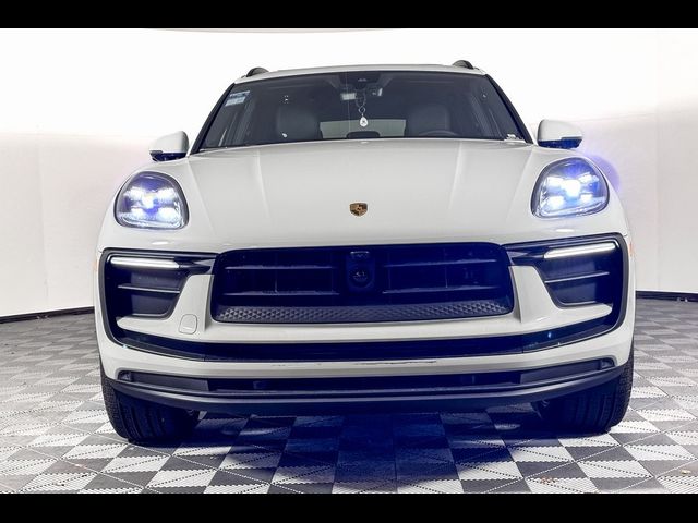 2024 Porsche Macan 