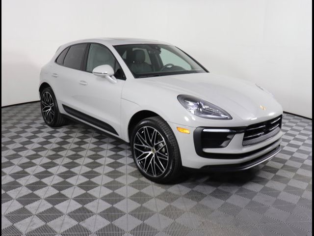 2024 Porsche Macan Base