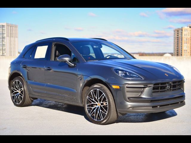 2024 Porsche Macan Base