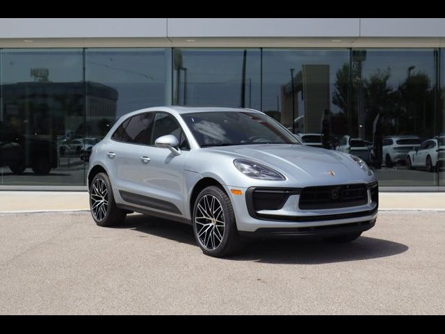 2024 Porsche Macan Base