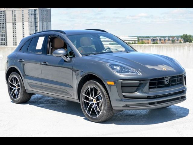 2024 Porsche Macan Base