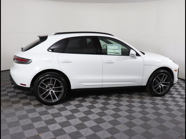 2024 Porsche Macan Base