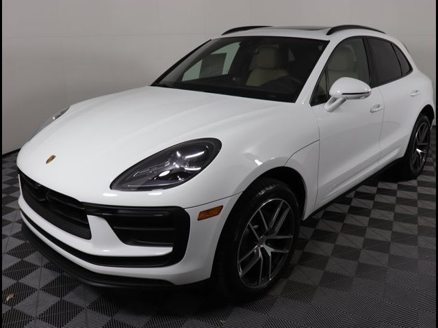 2024 Porsche Macan Base