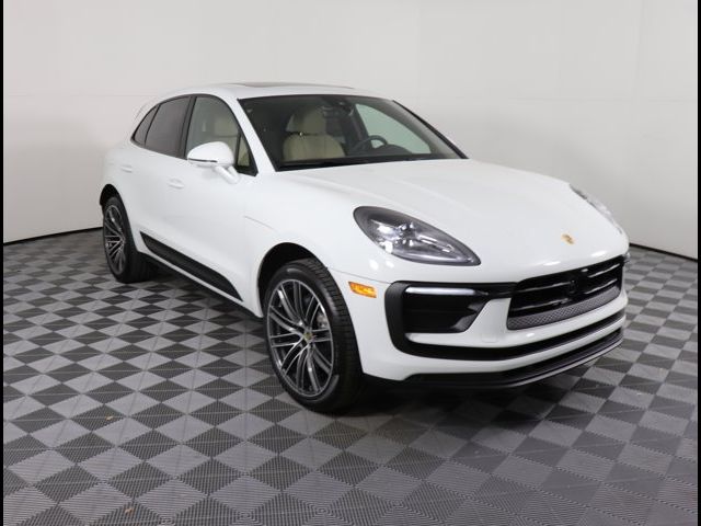 2024 Porsche Macan Base