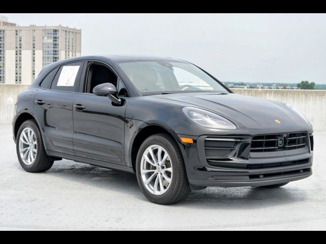 2024 Porsche Macan Base