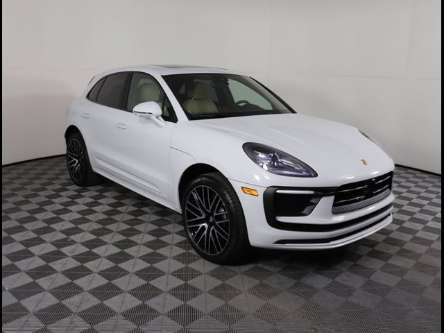 2024 Porsche Macan Base