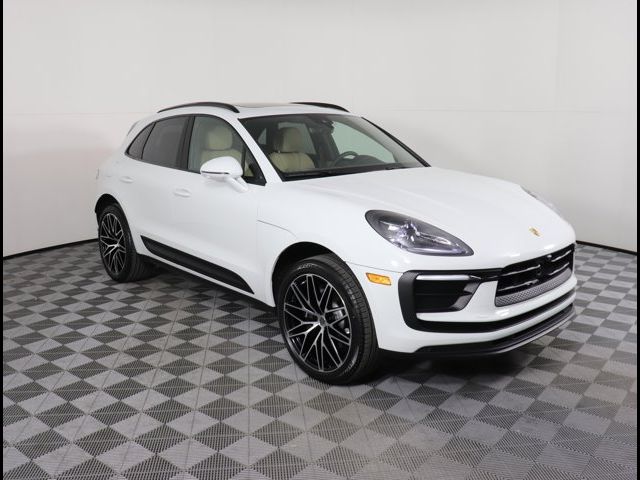 2024 Porsche Macan Base