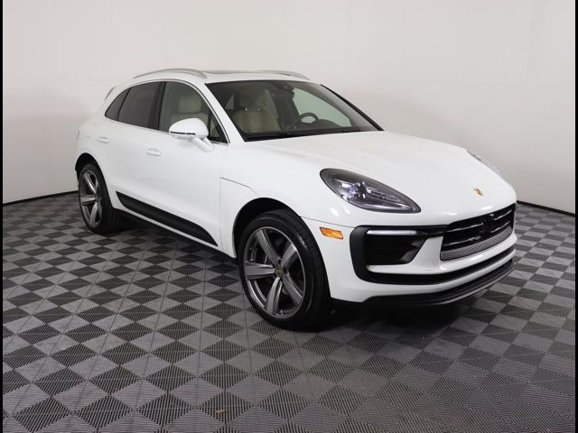 2024 Porsche Macan Base