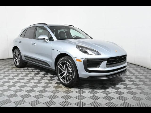 2024 Porsche Macan Base