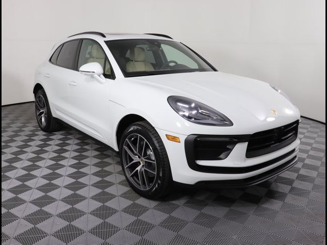 2024 Porsche Macan Base