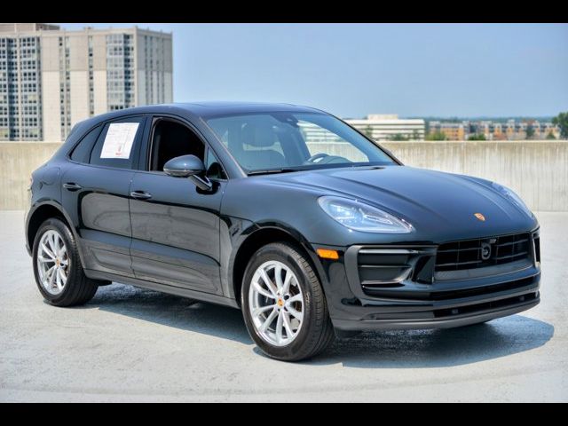 2024 Porsche Macan Base