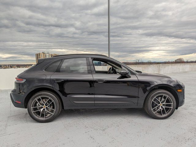 2024 Porsche Macan Base